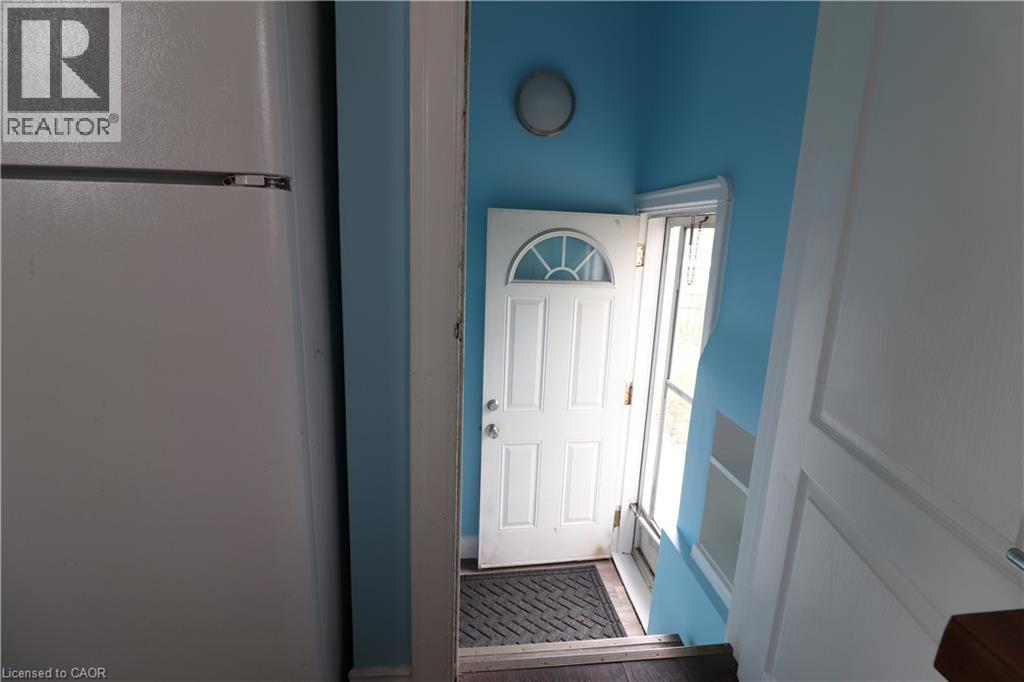 View of exterior entry - 80 Roseview Avenue, Cambridge, ON -