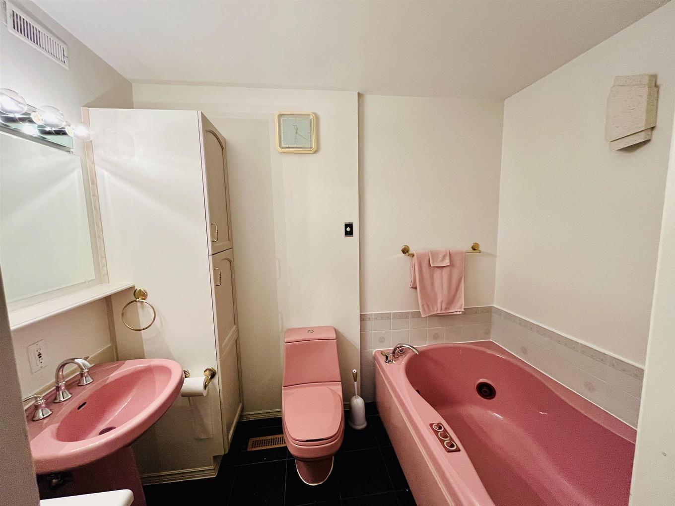 1125 Second St. E., Fort Frances, ON - Indoor Photo Showing Bathroom