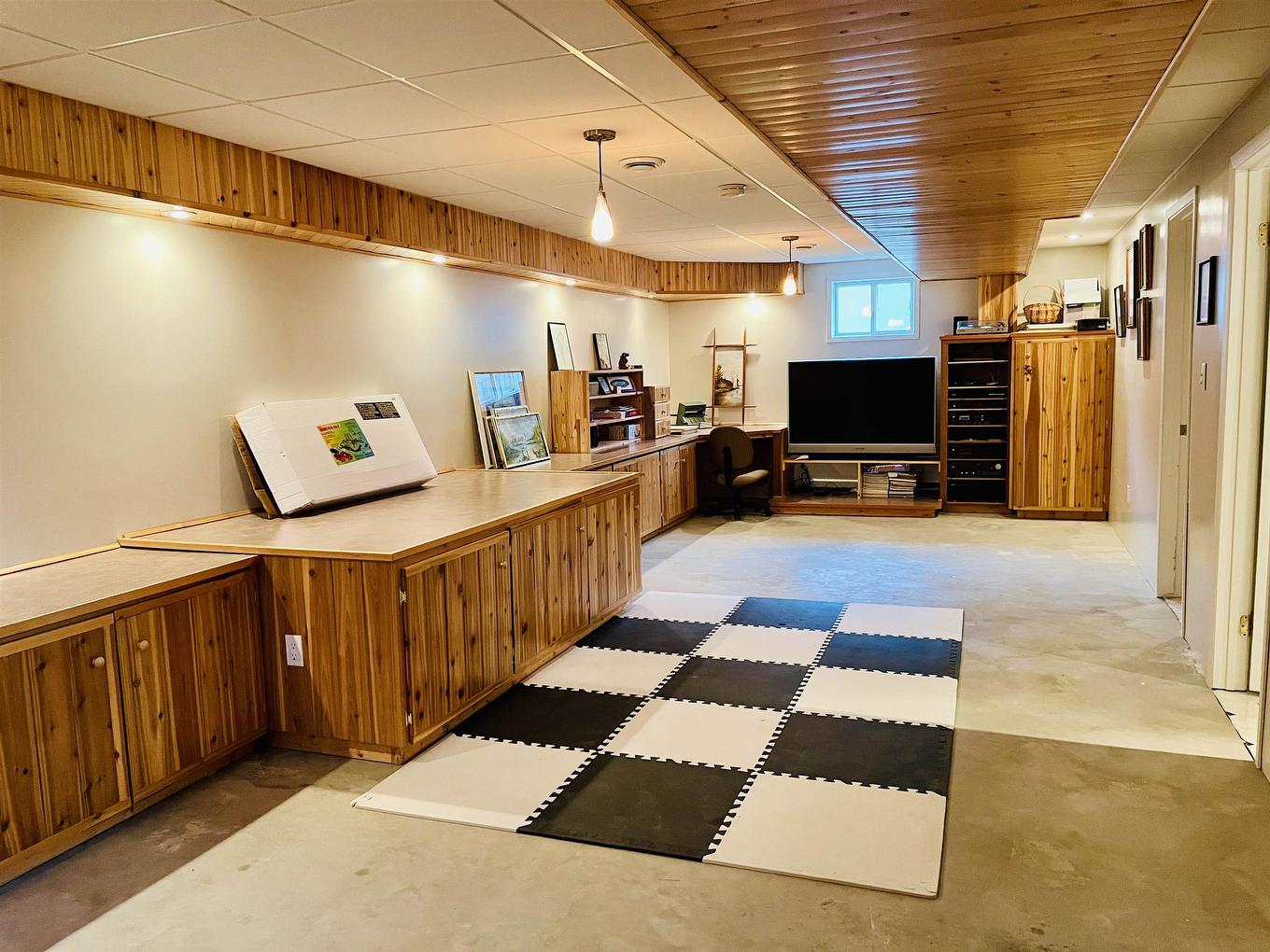 1125 Second St. E., Fort Frances, ON - Indoor