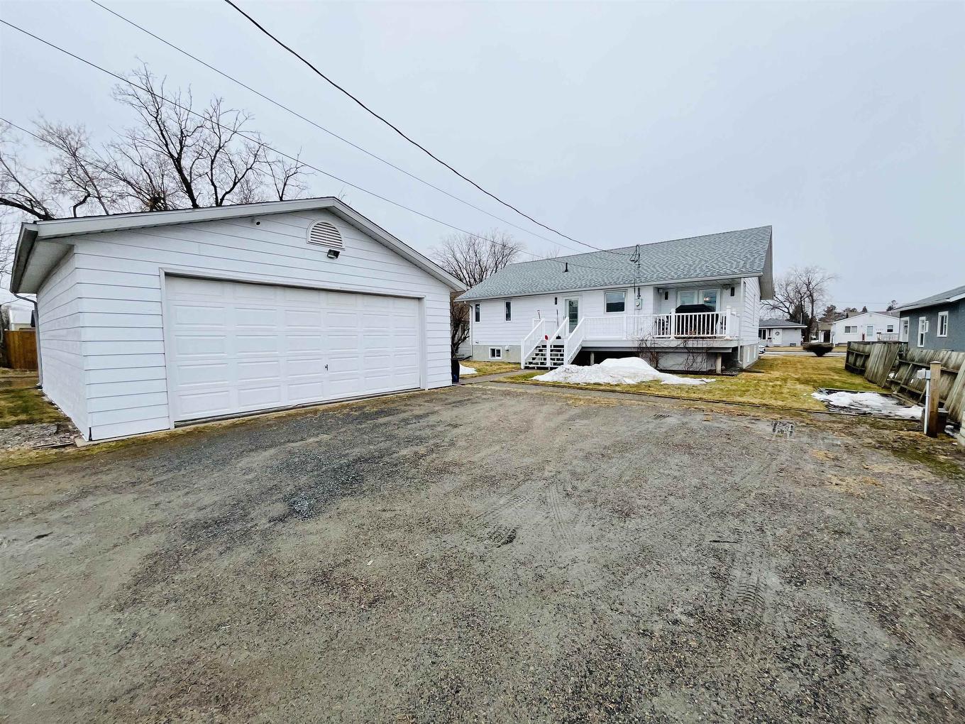 1125 Second St. E., Fort Frances, ON - Outdoor With Deck Patio Veranda