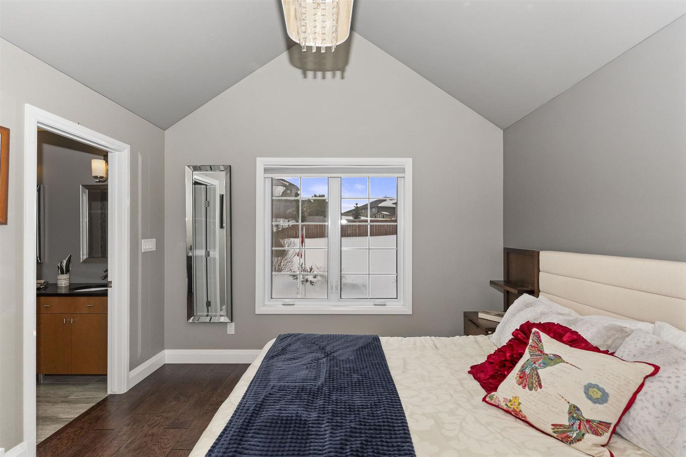 319 Ruby Crescent, Thunder Bay, ON - Indoor Photo Showing Bedroom