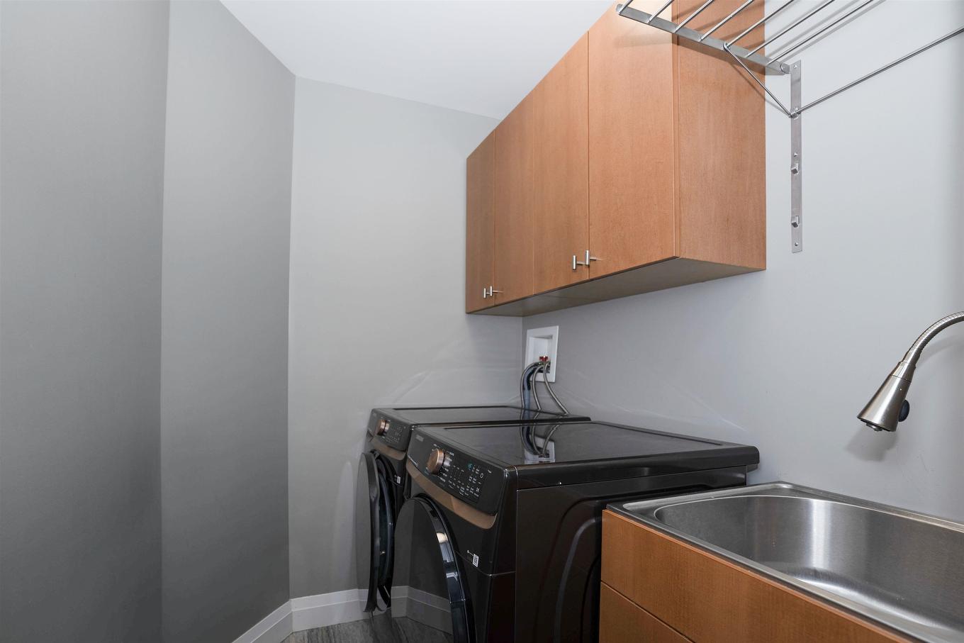 319 Ruby Crescent, Thunder Bay, ON - Indoor Photo Showing Laundry Room