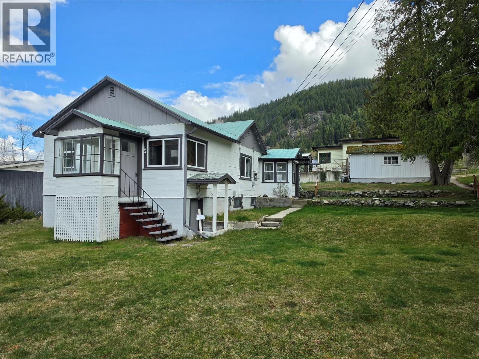 804 Eighth Street, Nelson, BC - Outdoor With Facade