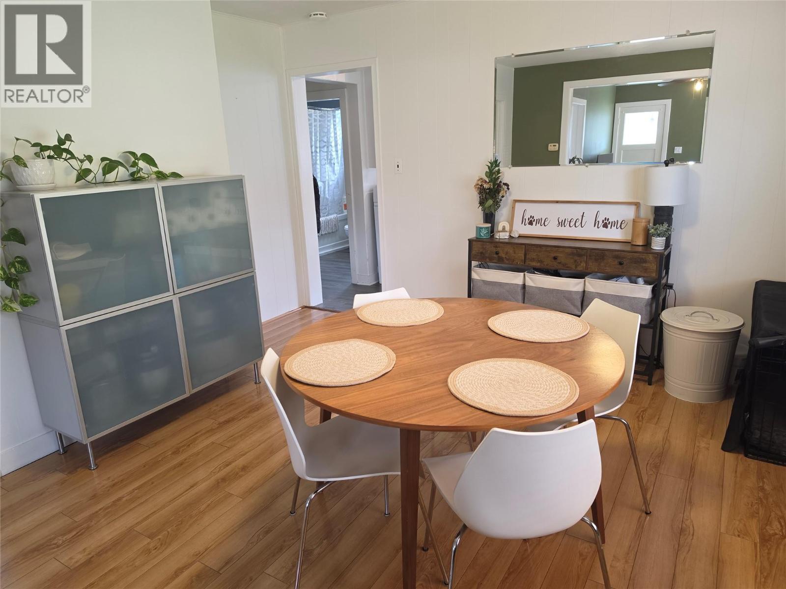Dining Area - 804 Eighth Street, Nelson, BC - Indoor Photo Showing Dining Room