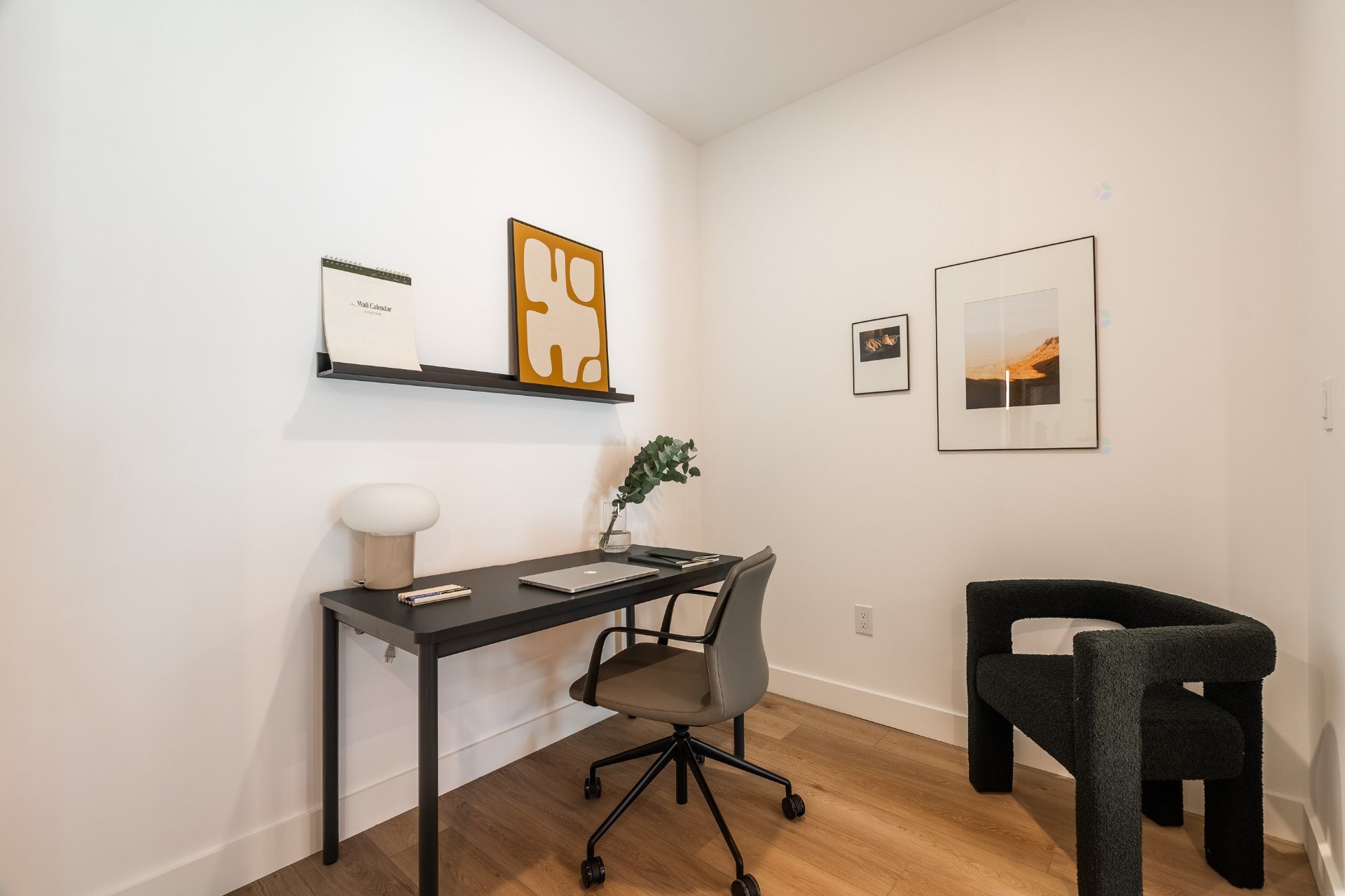 Den - 225-1114 Rue St-Antoine O., Montréal (Ville-Marie), QC - Indoor Photo Showing Office