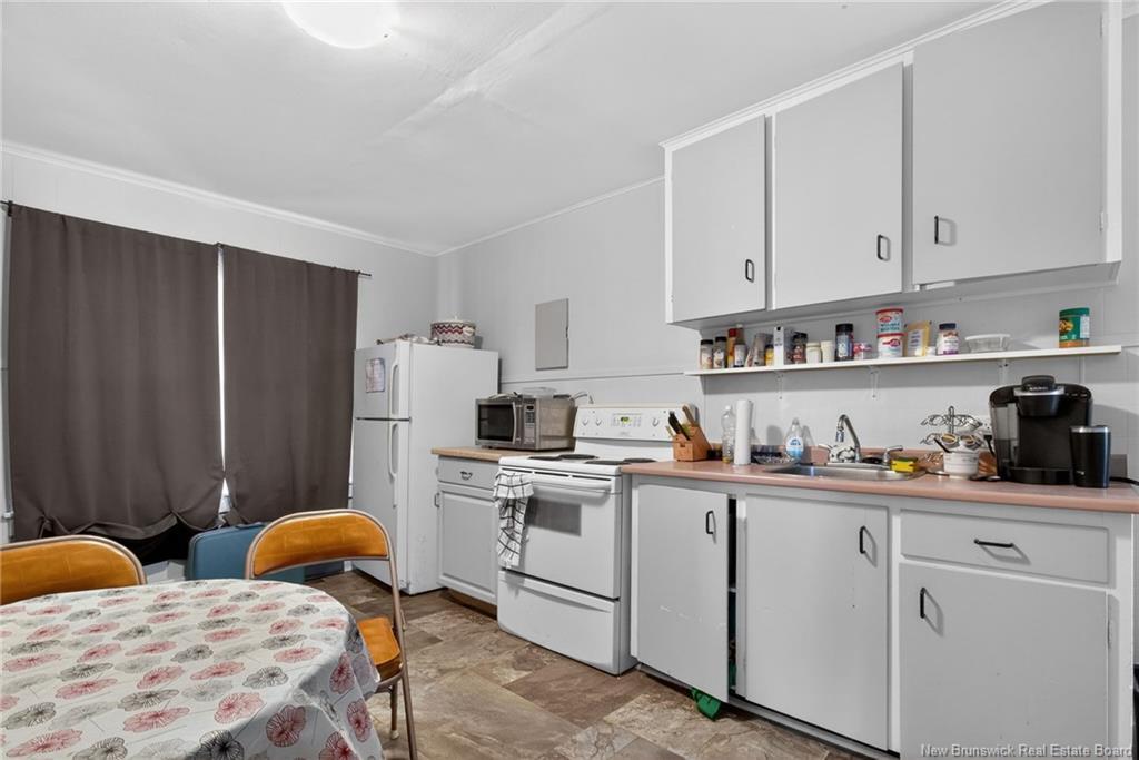 2 Copp St, Sackville, NB - Indoor Photo Showing Kitchen
