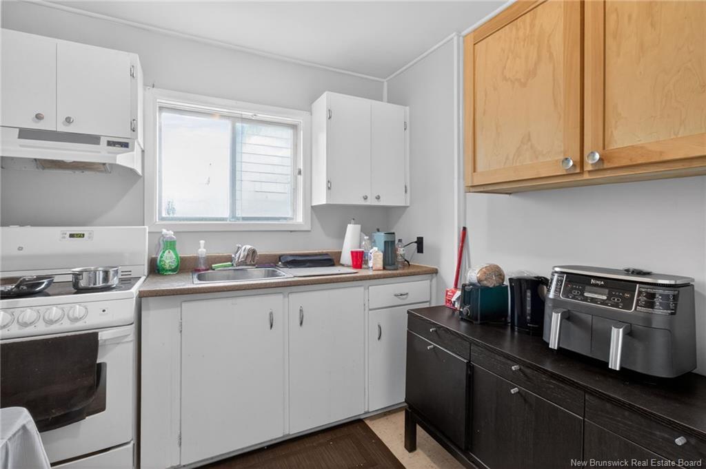 2 Copp St, Sackville, NB - Indoor Photo Showing Kitchen