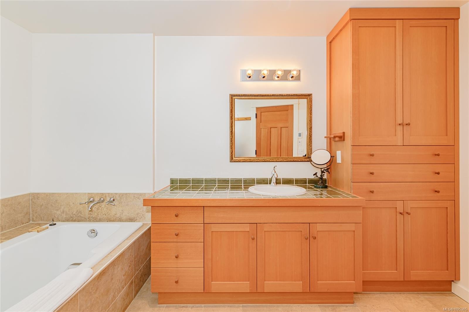 116 Acland Rd, Salt Spring, BC