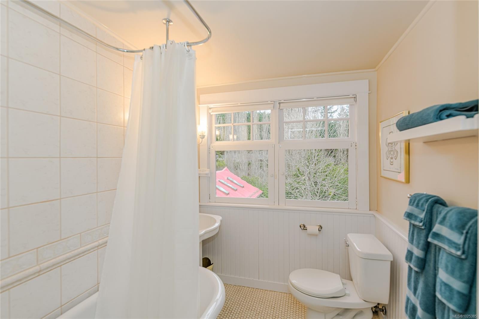 116 Acland Rd, Salt Spring, BC