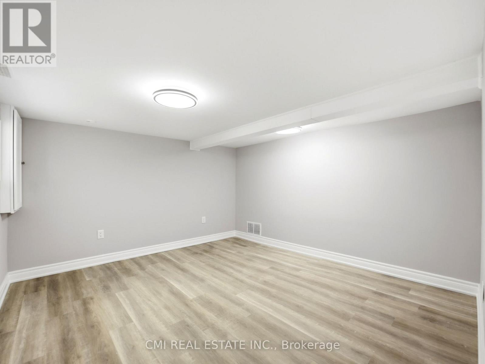 86 Adair Avenue S, Hamilton, ON - Indoor Photo Showing Other Room
