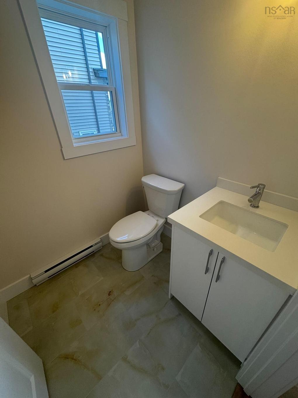 83 Simona Drive, Dartmouth, NS - Indoor Photo Showing Bathroom