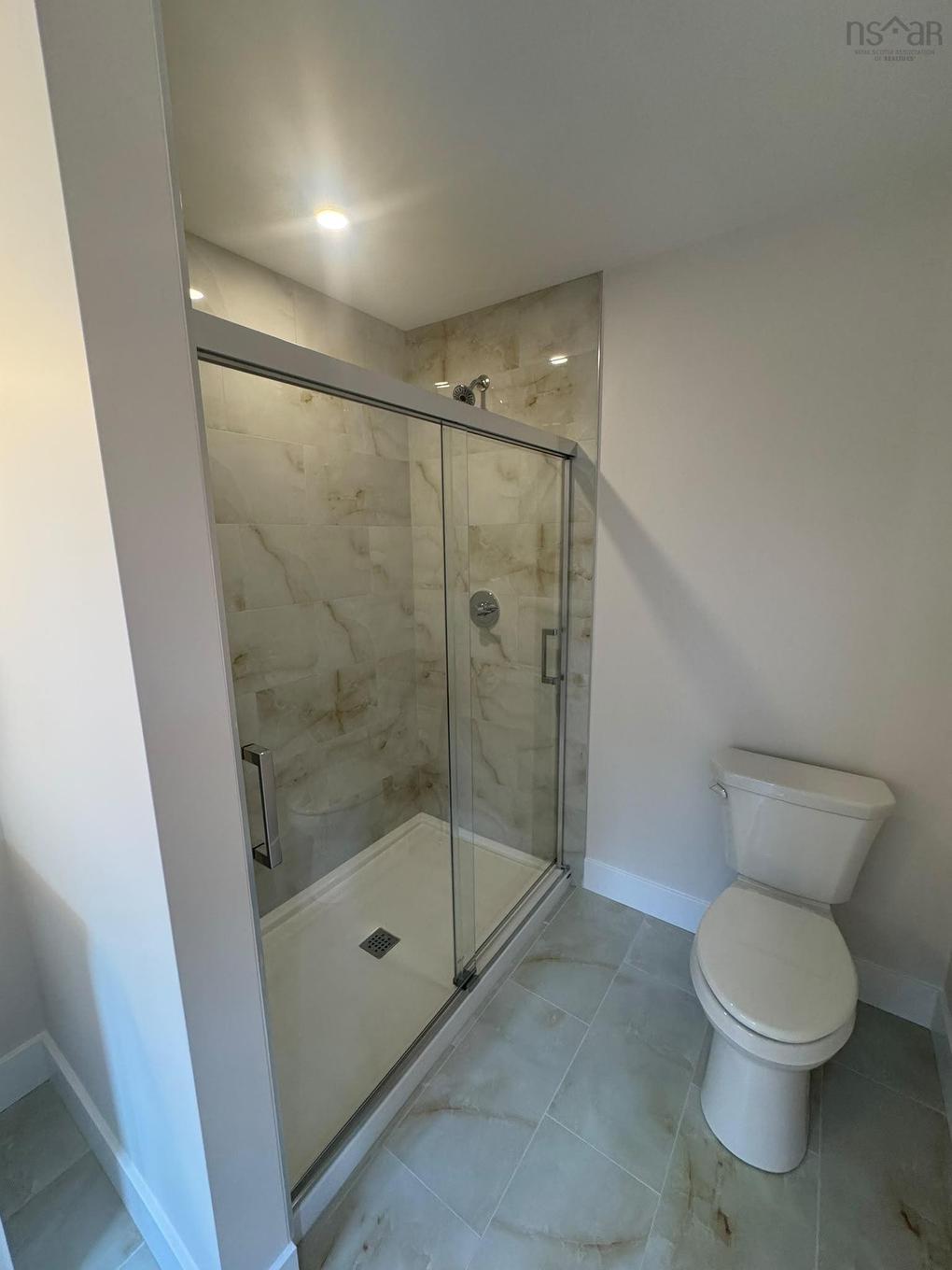 83 Simona Drive, Dartmouth, NS - Indoor Photo Showing Bathroom