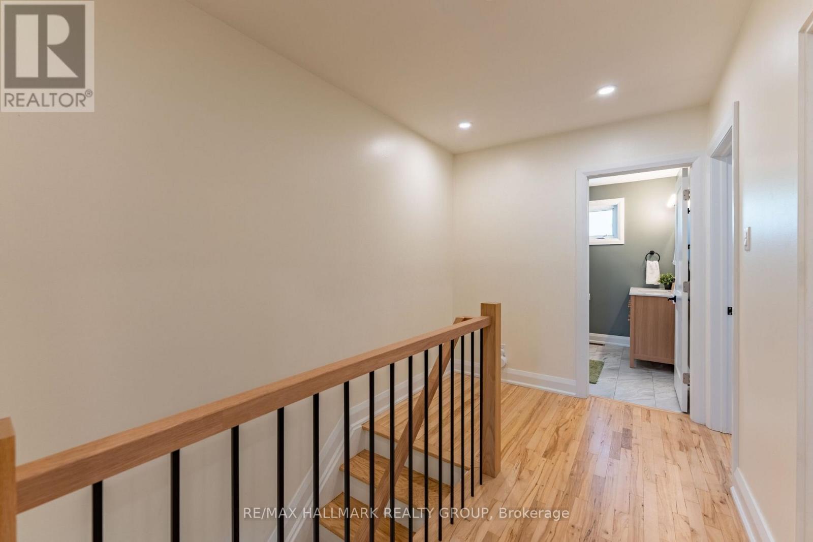 820 Grenon Avenue, Ottawa, ON - Indoor Photo Showing Other Room