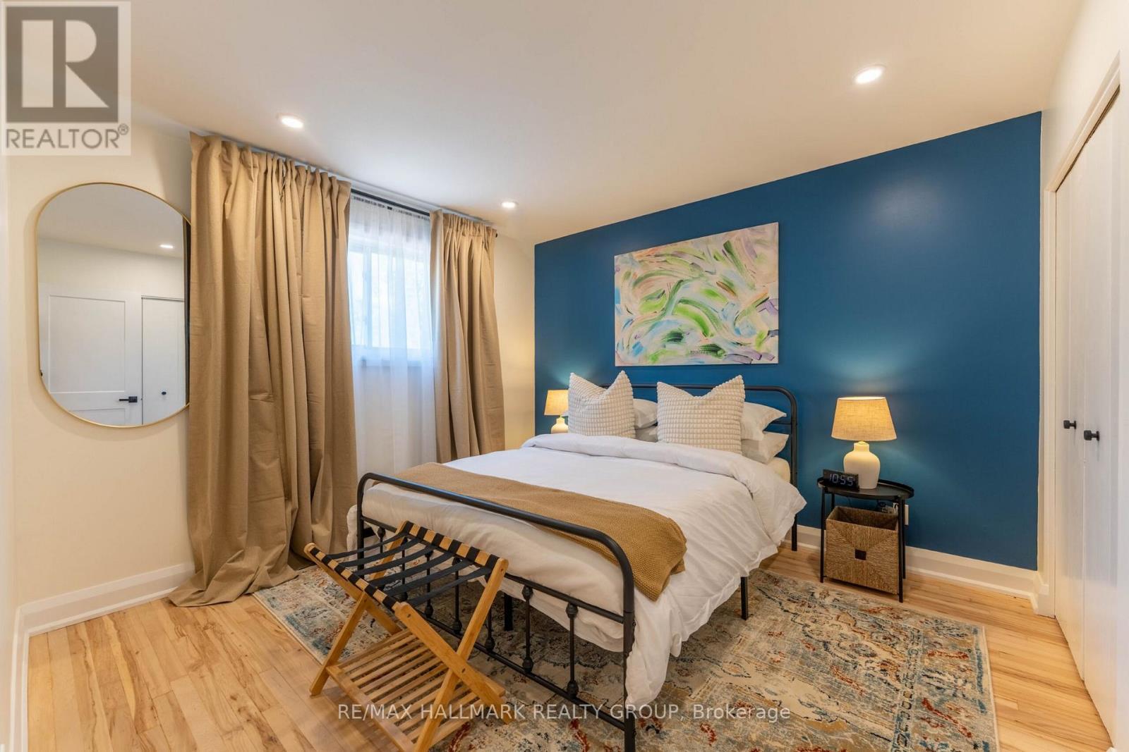 820 Grenon Avenue, Ottawa, ON - Indoor Photo Showing Bedroom