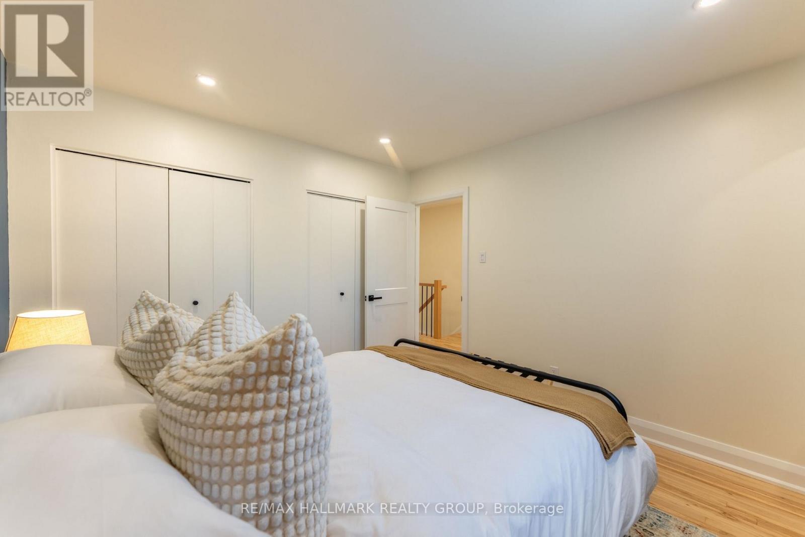 820 Grenon Avenue, Ottawa, ON - Indoor Photo Showing Bedroom