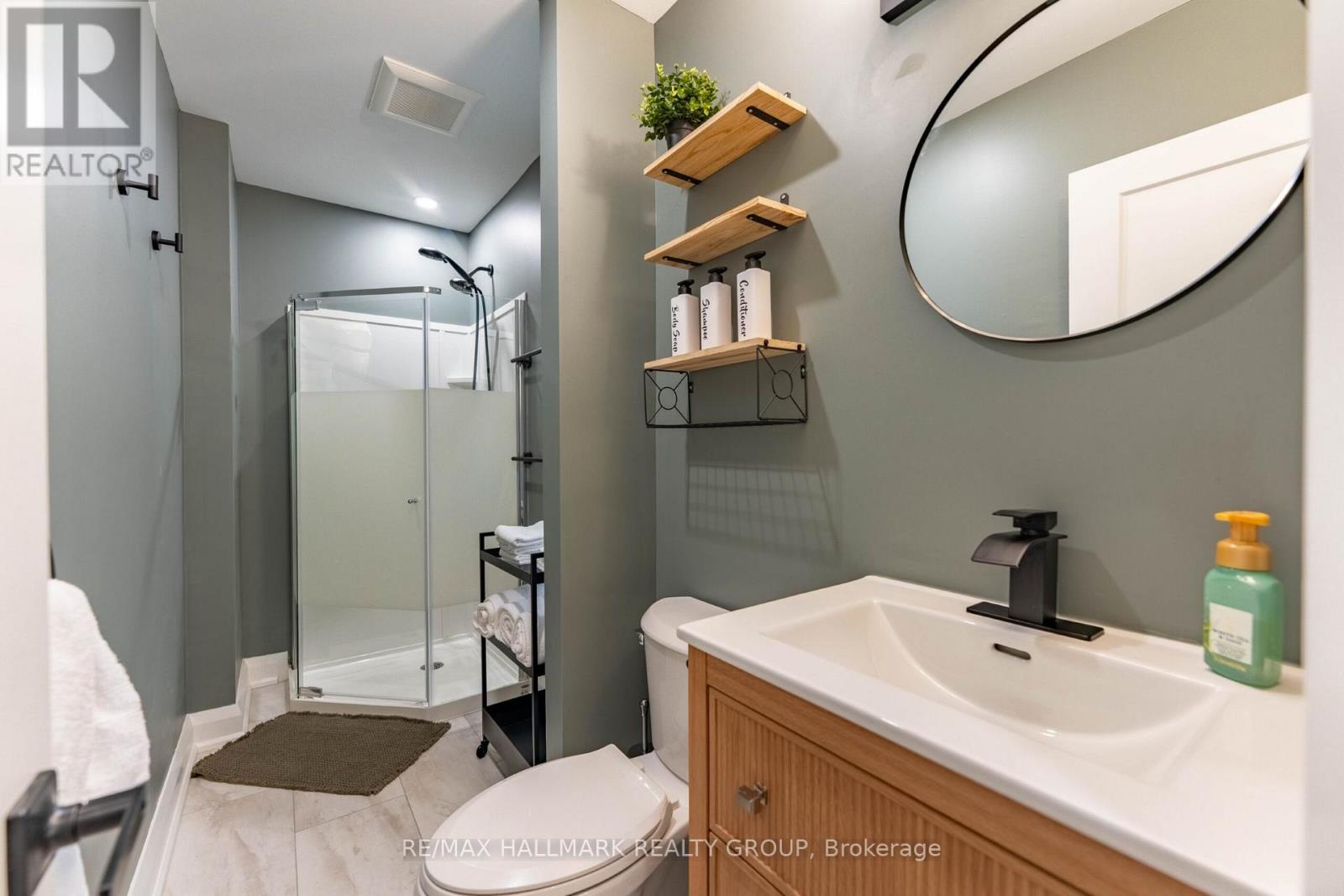 820 Grenon Avenue, Ottawa, ON - Indoor Photo Showing Bathroom