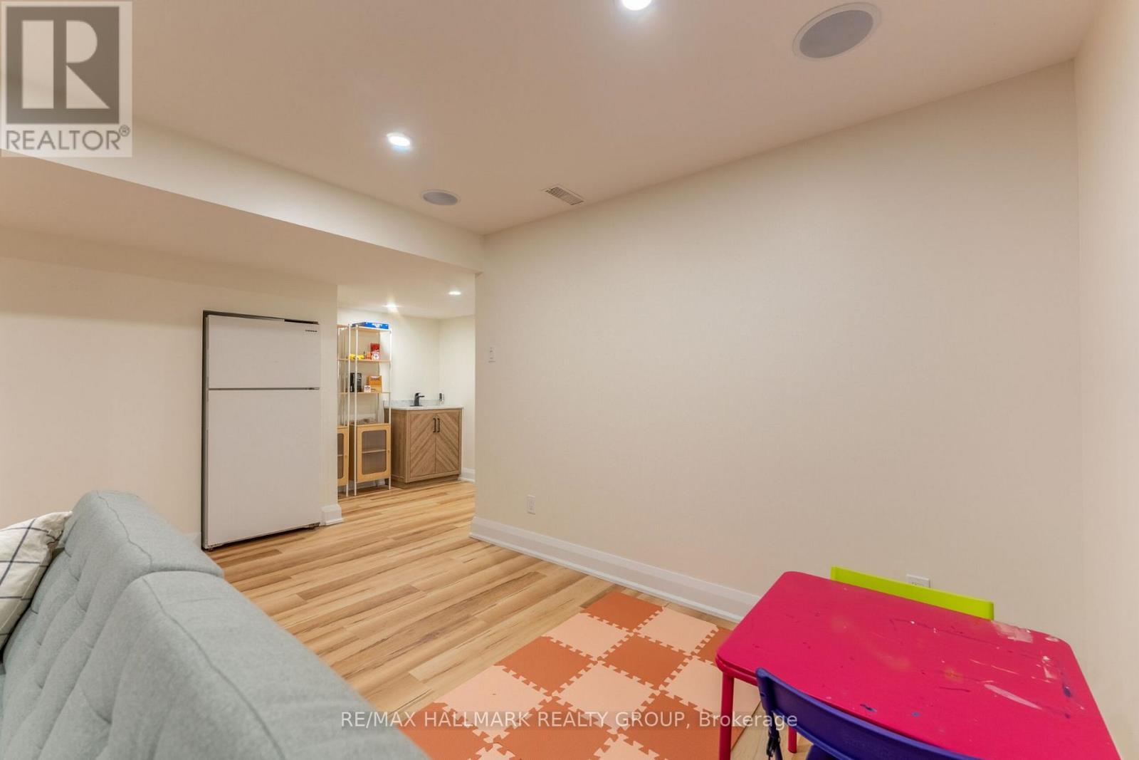 820 Grenon Avenue, Ottawa, ON - Indoor Photo Showing Other Room