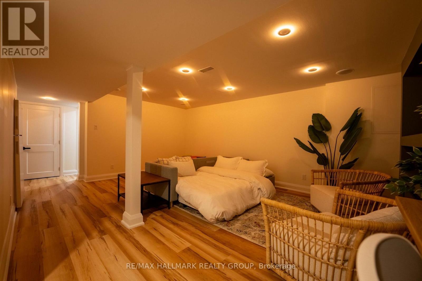 820 Grenon Avenue, Ottawa, ON - Indoor