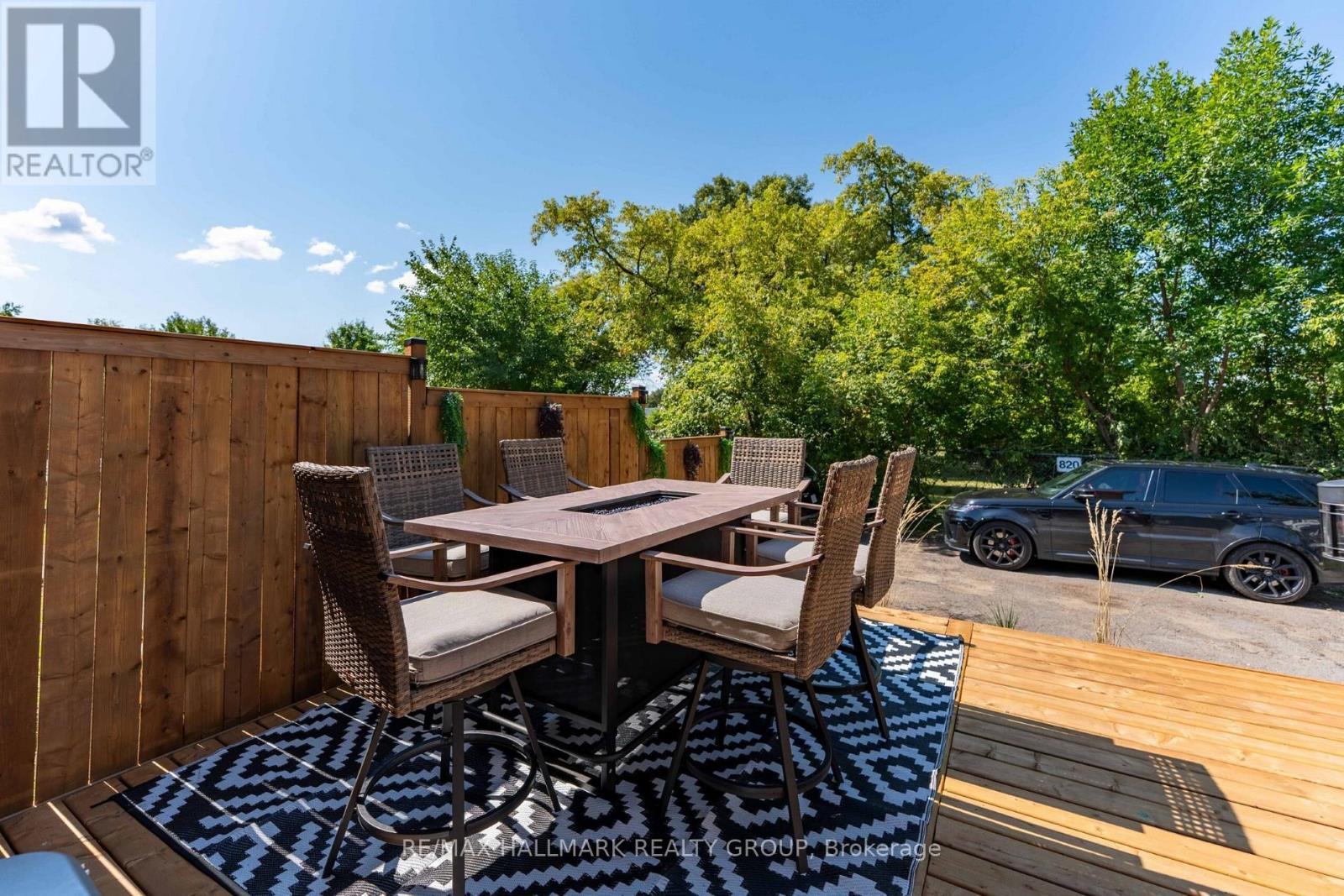 820 Grenon Avenue, Ottawa, ON - Outdoor