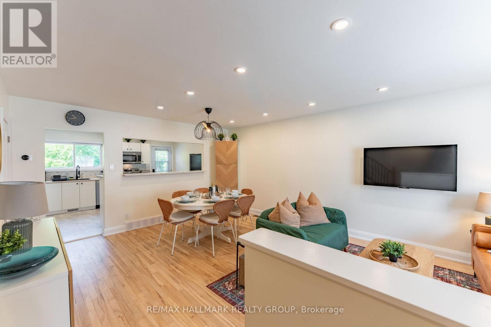 820 Grenon Avenue, Ottawa, ON - Indoor
