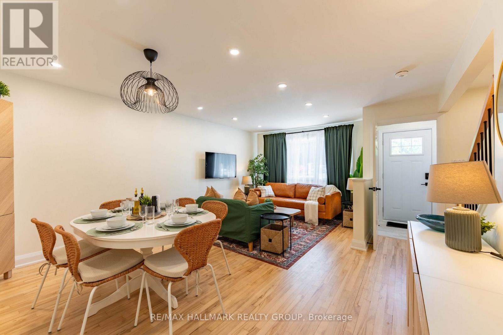 820 Grenon Avenue, Ottawa, ON - Indoor Photo Showing Other Room