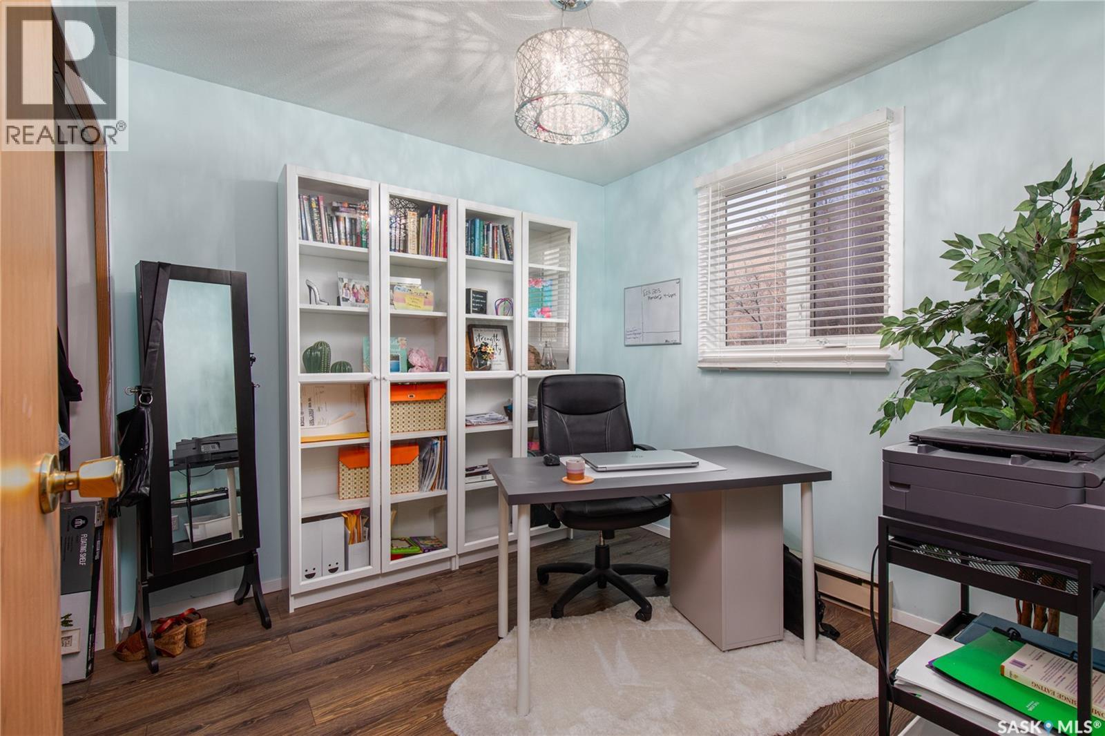 25 Alice Crescent, North Grove, SK - Indoor Photo Showing Office
