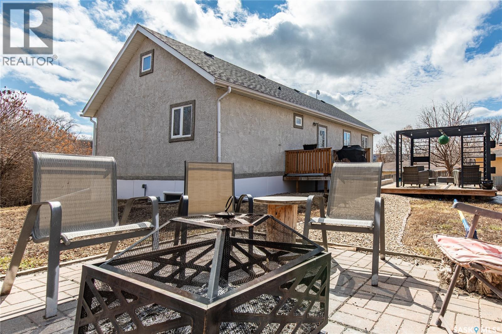 25 Alice Crescent, North Grove, SK - Outdoor With Deck Patio Veranda With Exterior