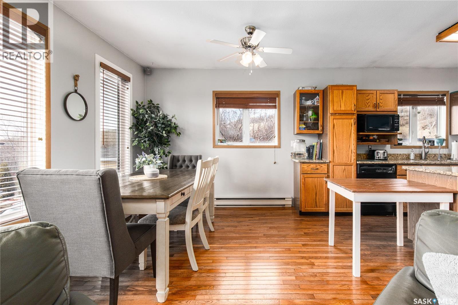 25 Alice Crescent, North Grove, SK - Indoor Photo Showing Dining Room