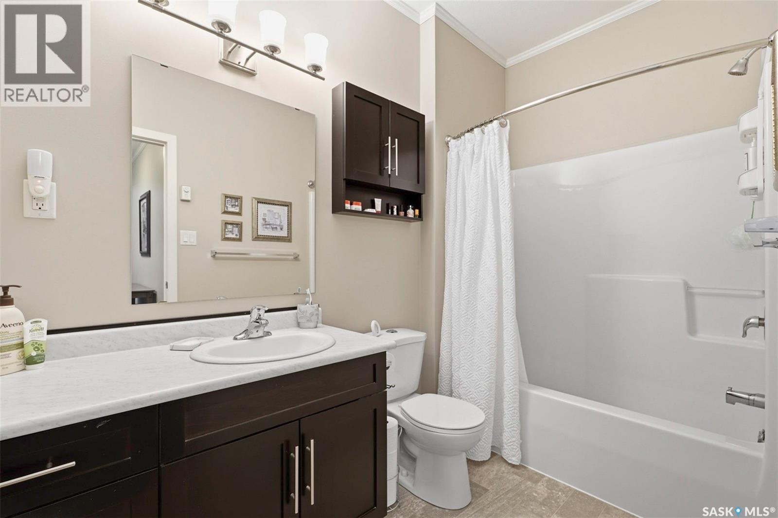 113 545 Hassard Close, Saskatoon, SK - Indoor Photo Showing Bathroom
