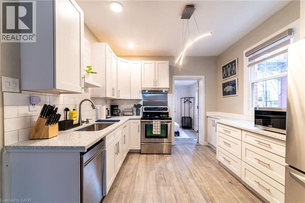 19 Century Street, Hamilton, ON - Indoor Photo Showing Kitchen