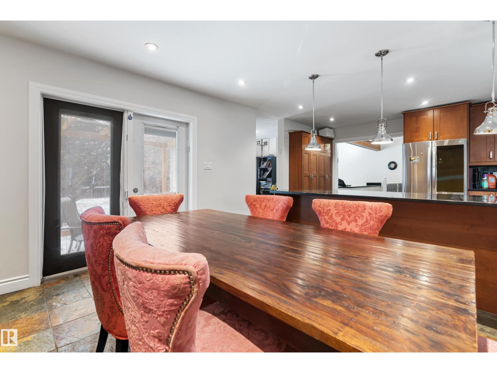 101 Westridge Rd Nw, Edmonton, AB - Indoor Photo Showing Dining Room