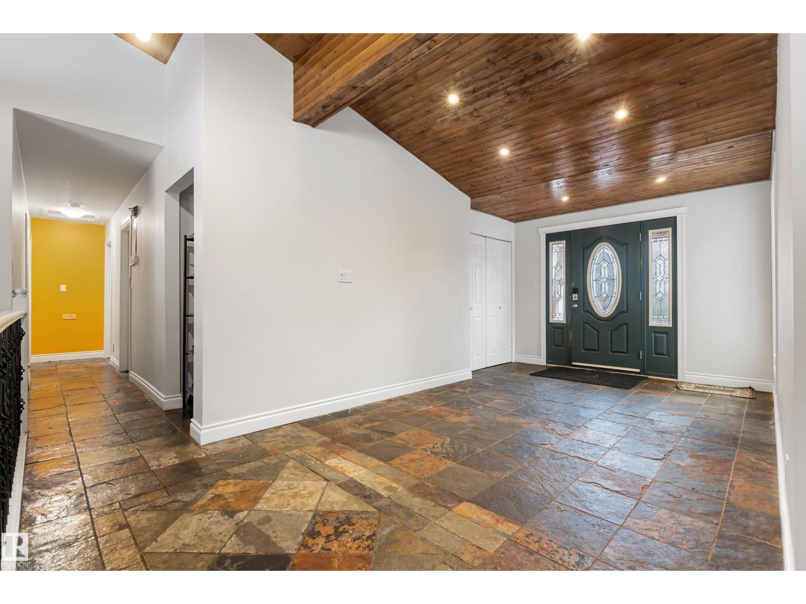 101 Westridge Rd Nw, Edmonton, AB - Indoor Photo Showing Other Room