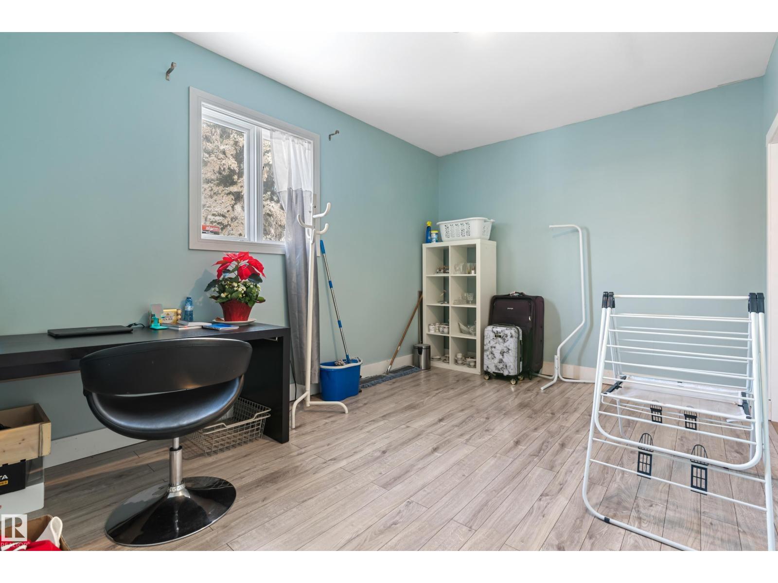 101 Westridge Rd Nw, Edmonton, AB - Indoor