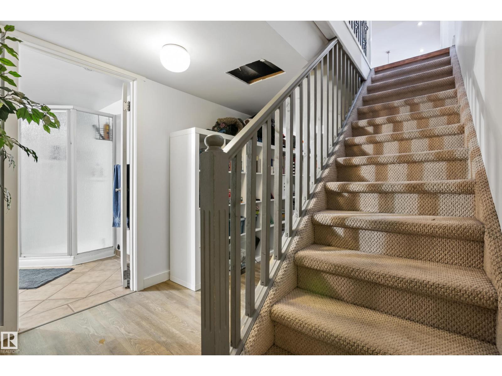 101 Westridge Rd Nw, Edmonton, AB - Indoor Photo Showing Other Room