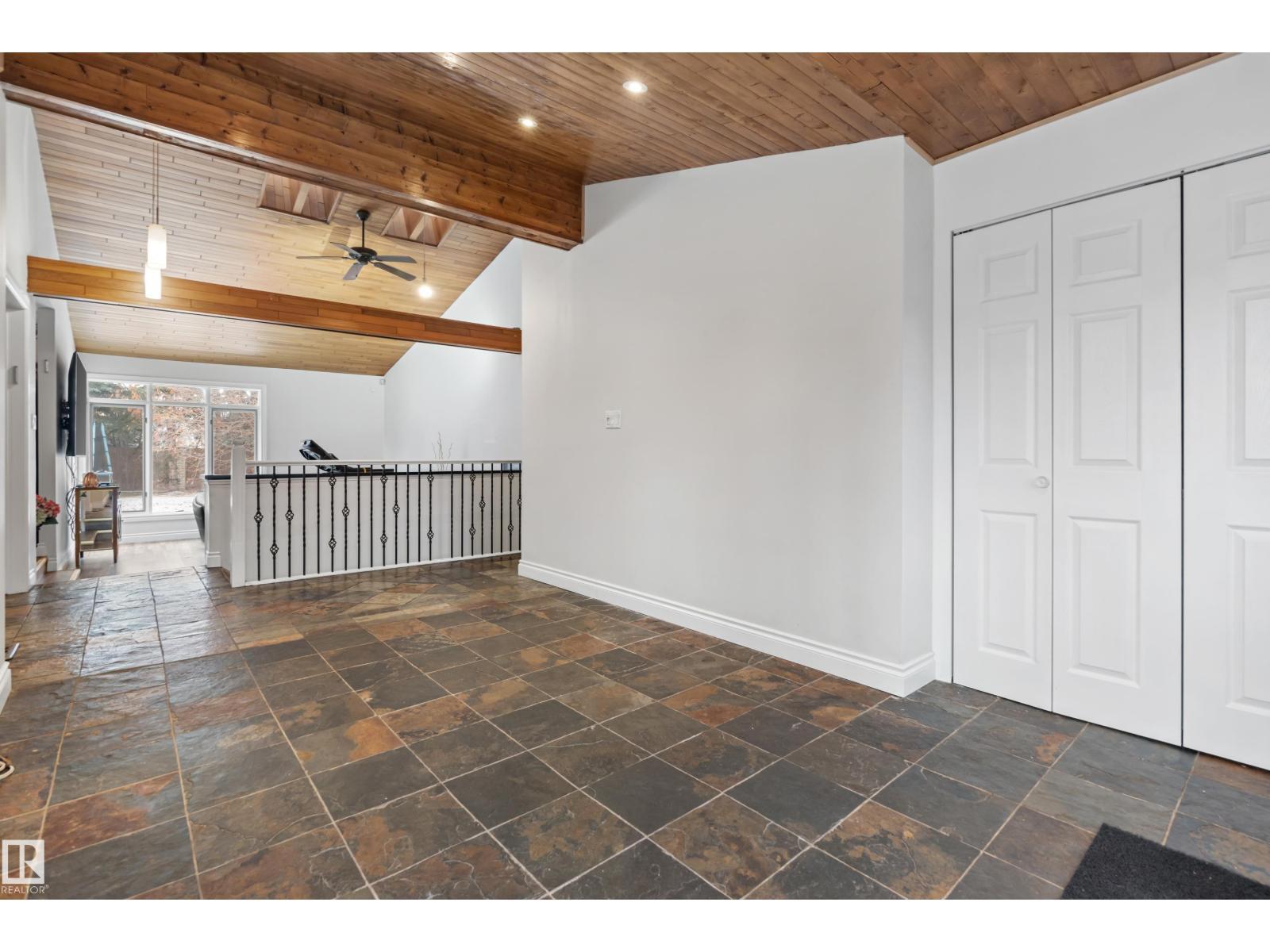 101 Westridge Rd Nw, Edmonton, AB - Indoor Photo Showing Other Room