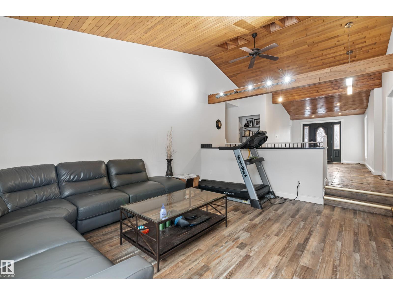 101 Westridge Rd Nw, Edmonton, AB - Indoor