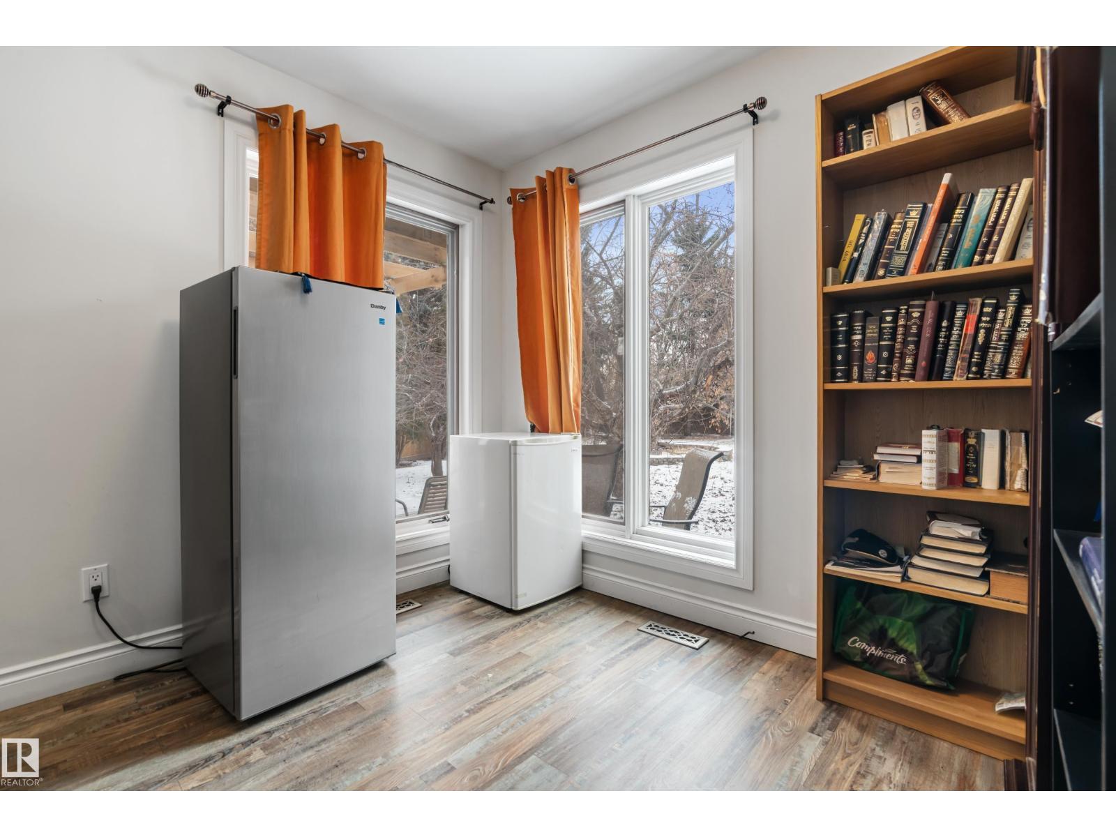 101 Westridge Rd Nw, Edmonton, AB - Indoor