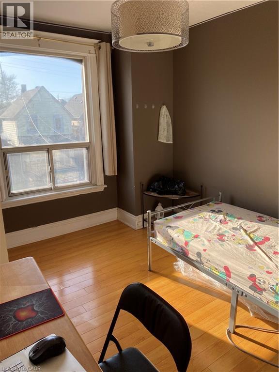 126 Gibson Avenue, Hamilton, ON - Indoor Photo Showing Bedroom