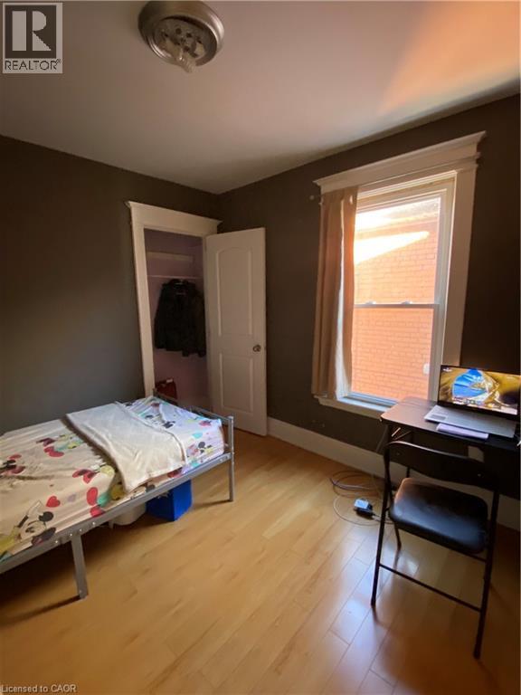 126 Gibson Avenue, Hamilton, ON - Indoor Photo Showing Bedroom
