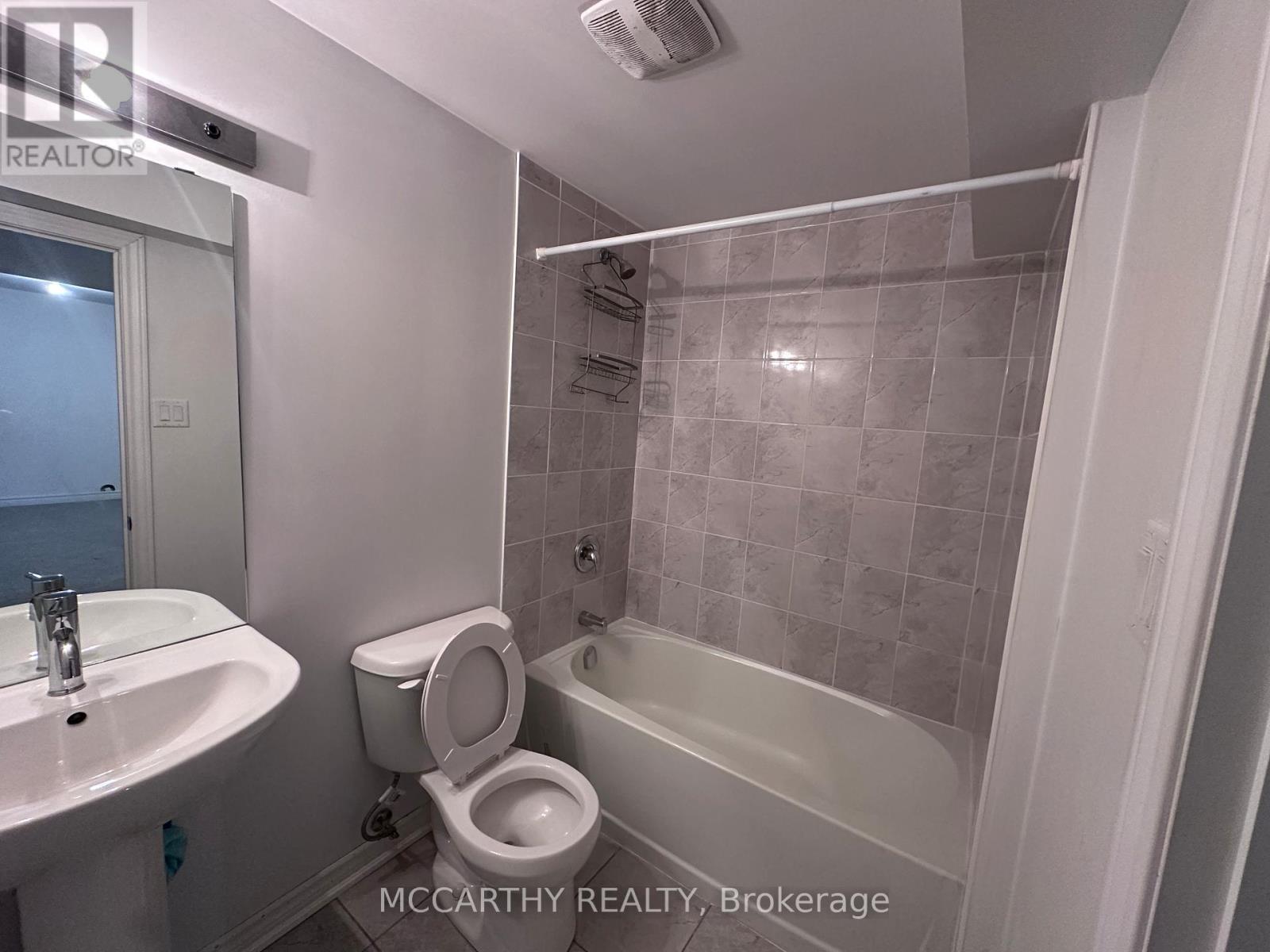 Lower Level Bathroom - 231 Ridley Crescent, Southgate, ON - Indoor Photo Showing Bathroom