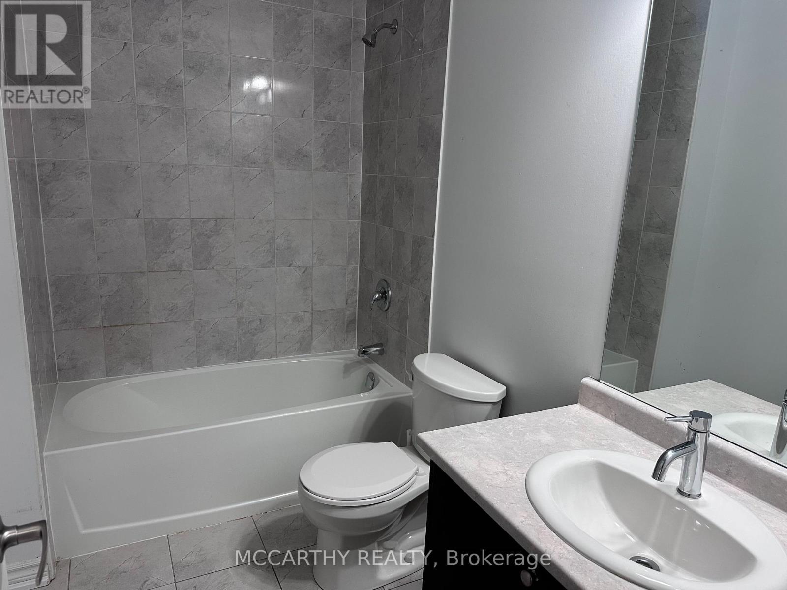 231 Ridley Crescent, Southgate, ON - Indoor Photo Showing Bathroom