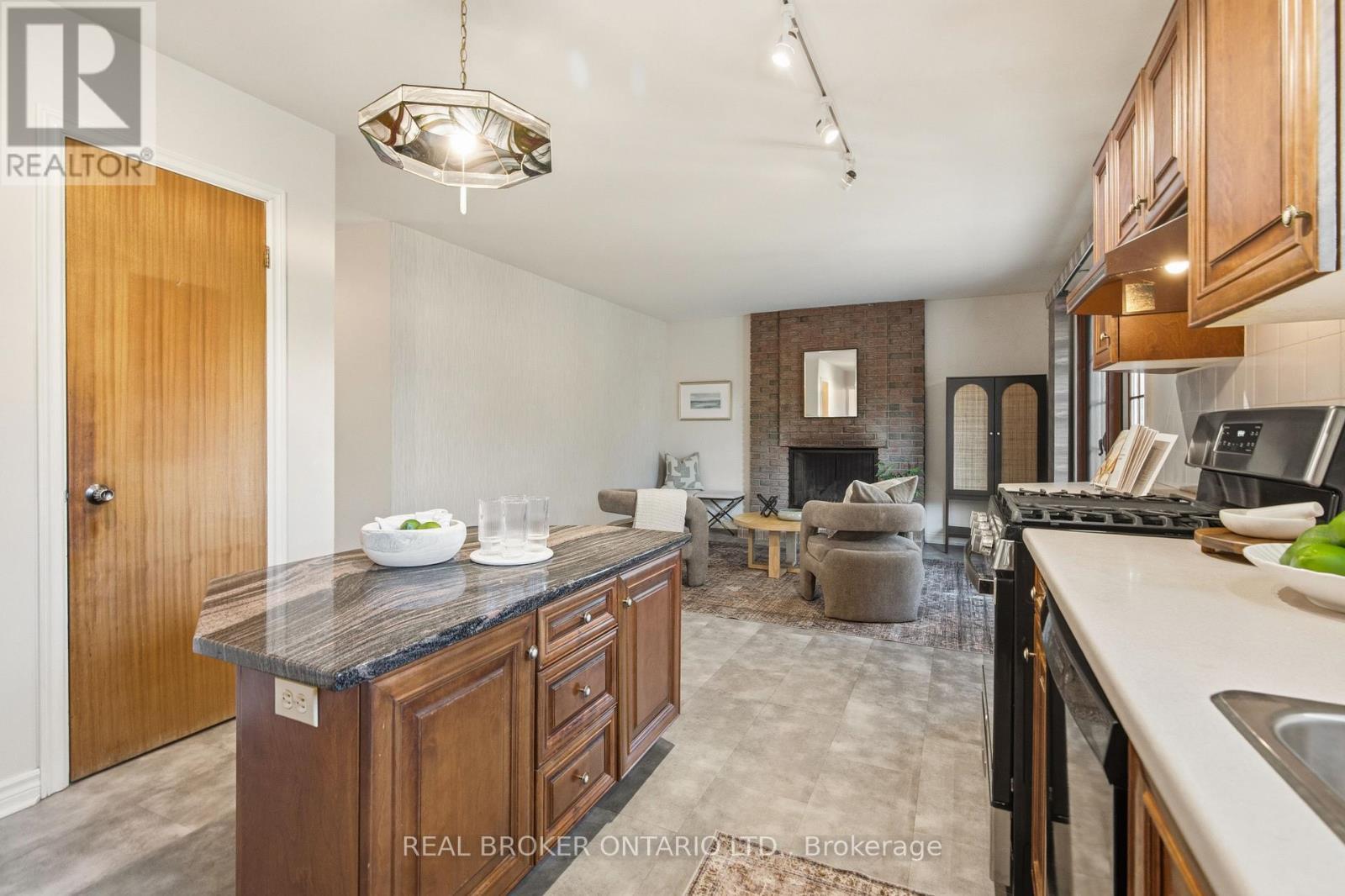 1294 Fernwood Drive, Ottawa, ON - Indoor Photo Showing Kitchen