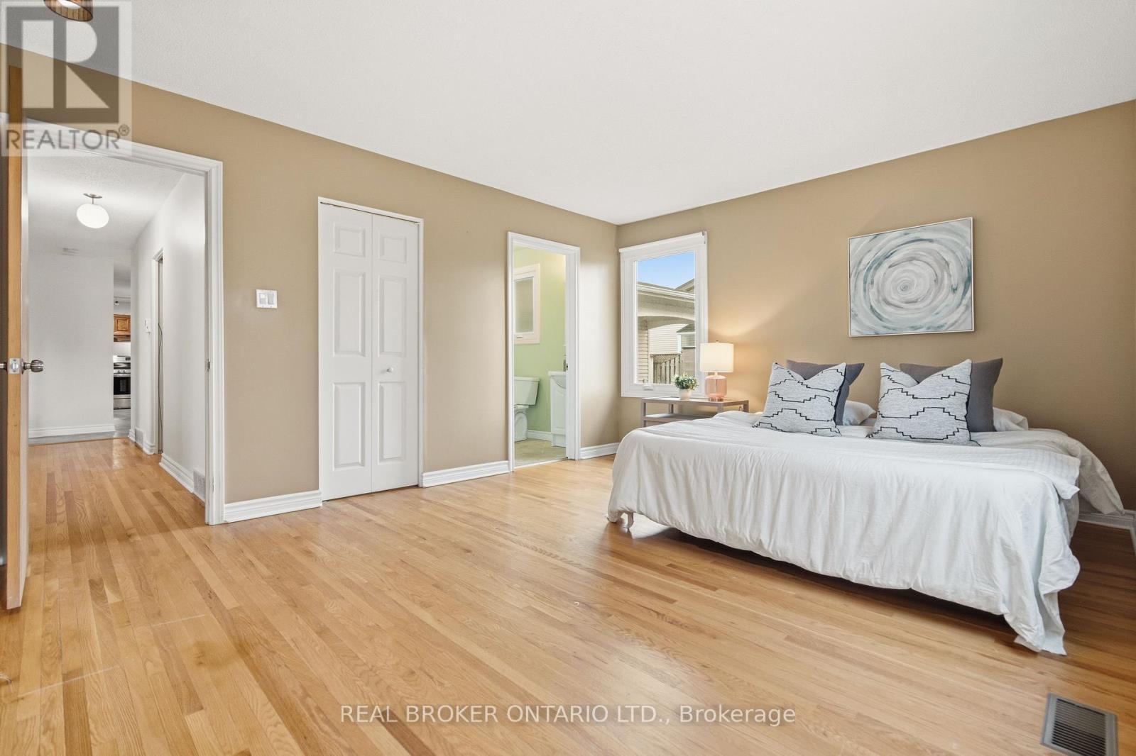 1294 Fernwood Drive, Ottawa, ON - Indoor Photo Showing Bedroom