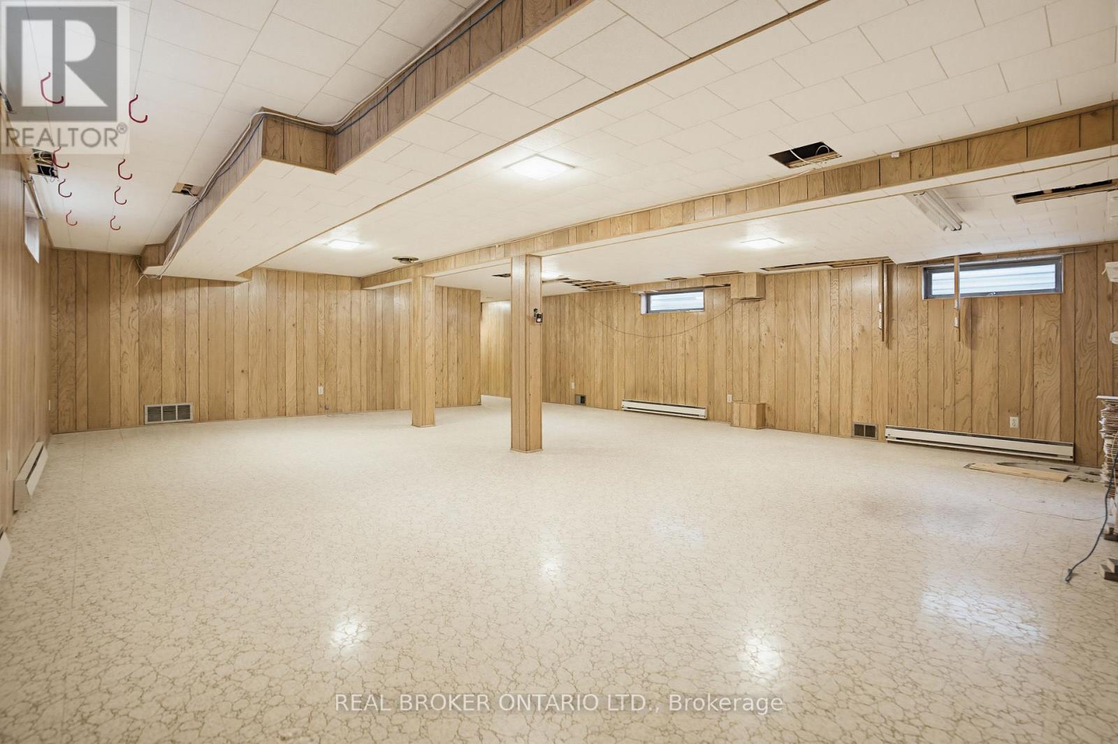 1294 Fernwood Drive, Ottawa, ON - Indoor Photo Showing Basement