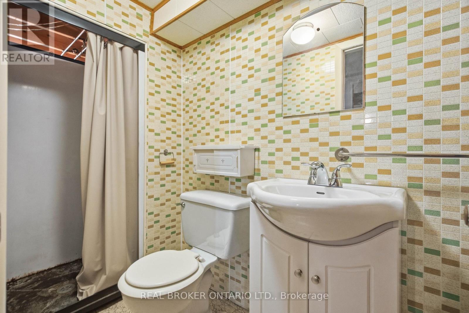 1294 Fernwood Drive, Ottawa, ON - Indoor Photo Showing Bathroom