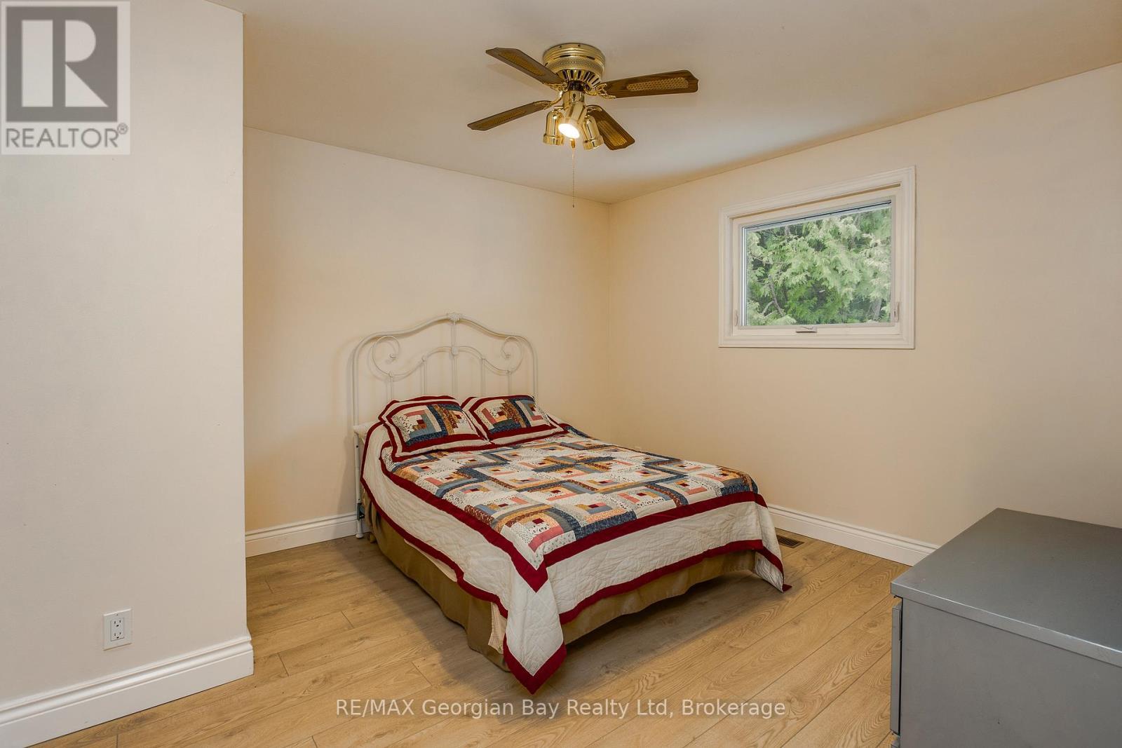 41 Beaufort Crescent, Tiny, ON - Indoor Photo Showing Bedroom