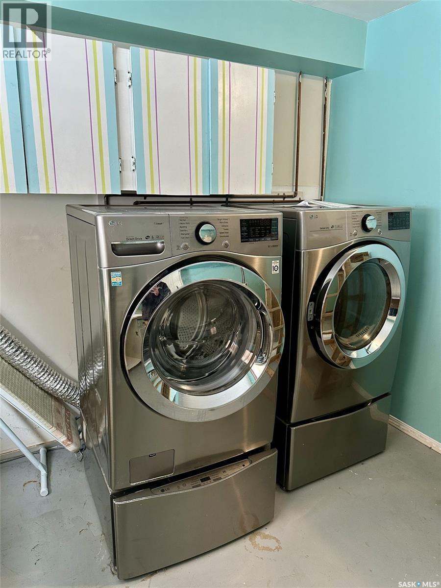 3317 Eagle Crescent, Prince Albert, SK - Indoor Photo Showing Laundry Room