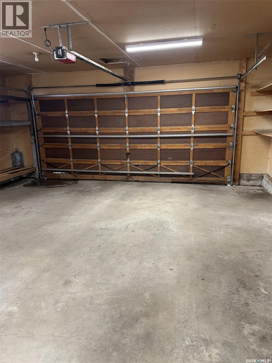 3317 Eagle Crescent, Prince Albert, SK - Indoor Photo Showing Garage