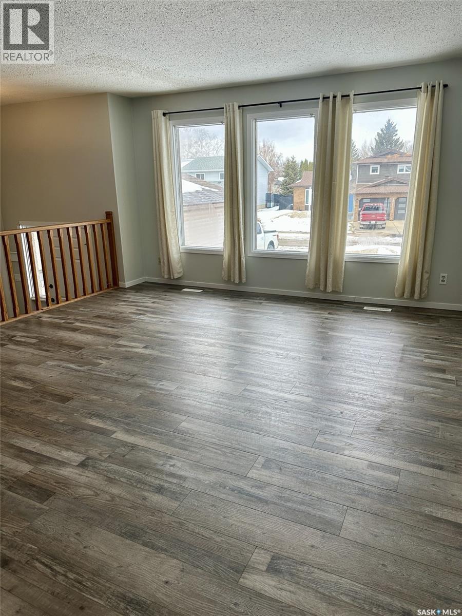 3317 Eagle Crescent, Prince Albert, SK - Indoor