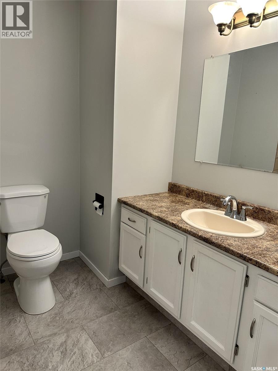3317 Eagle Crescent, Prince Albert, SK - Indoor Photo Showing Bathroom